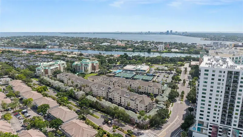 501 Knights Run Ave #2211, FL