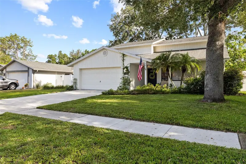 4814 Fox Hunt Dr, FL