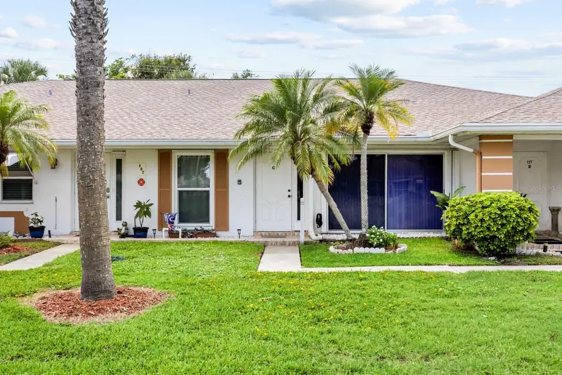 127 Lakes End Dr #C, FL