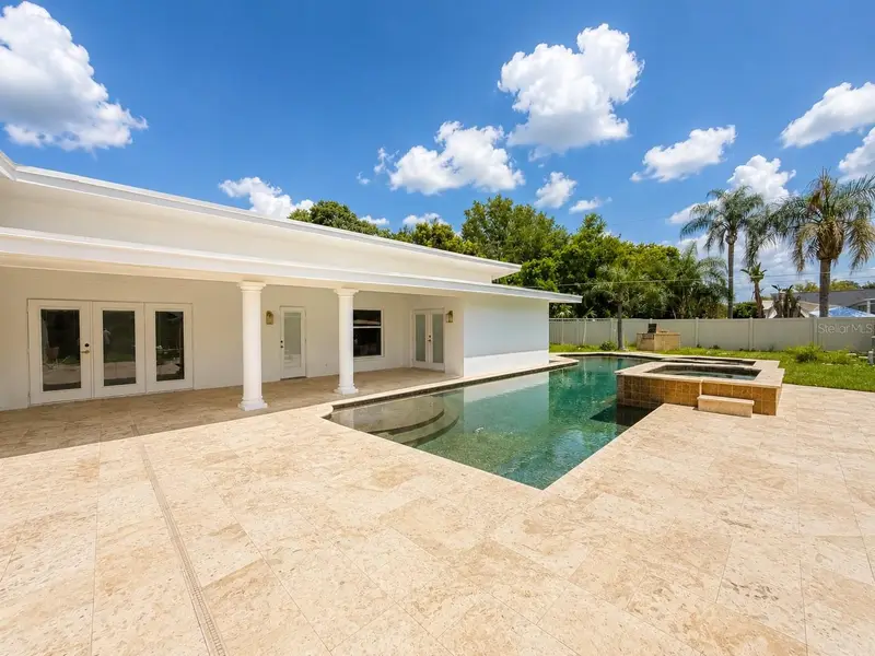 217 Yarmouth Rd, FL