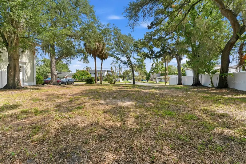 5010 W Azeele St, FL
