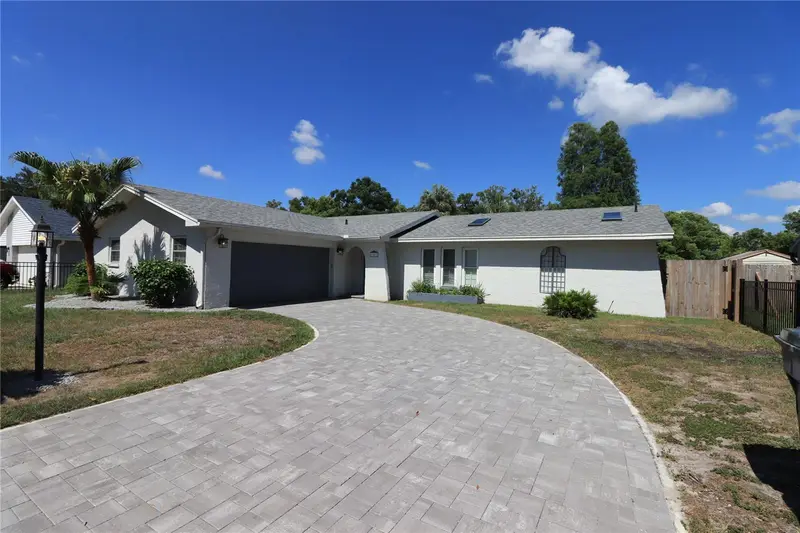 17815 Sunrise Dr, FL