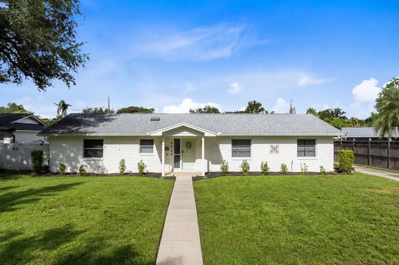 2215 Bradford Ct, FL