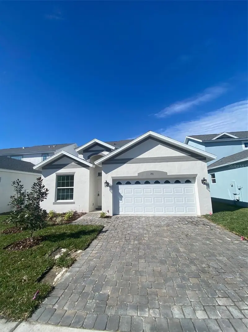754 Reflection Lake Dr, FL