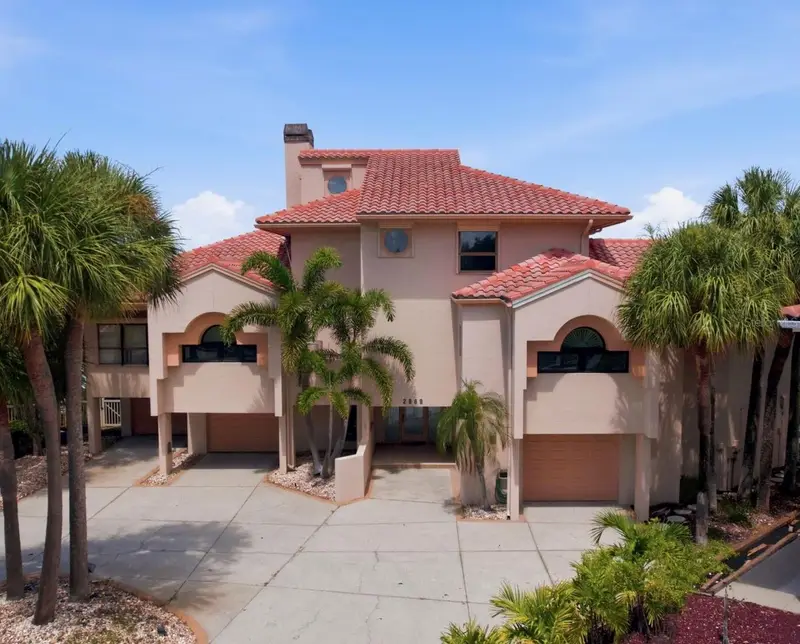 2869 Seabreeze Dr S, FL
