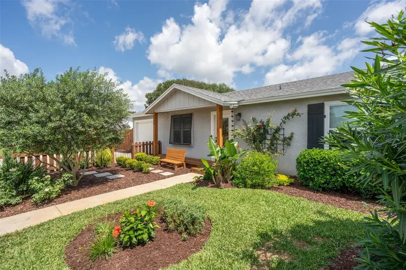208 Trade Wind Ln, FL