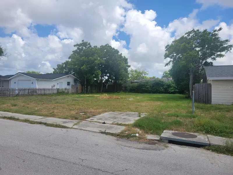 7404 Ingleside Dr, FL