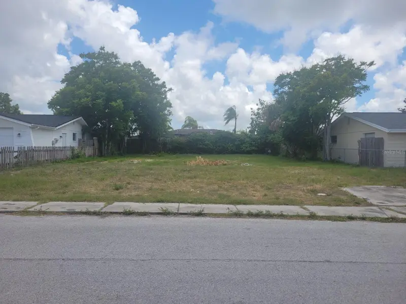 7404 Ingleside Dr, FL