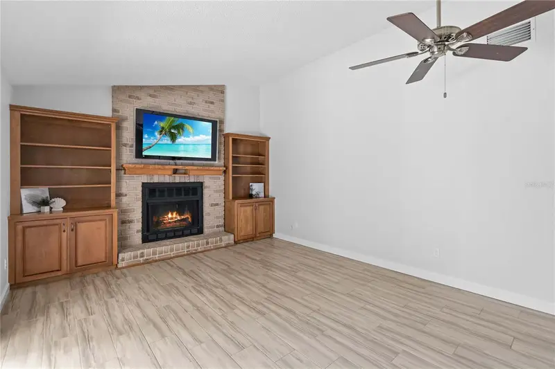 665 Murphy Rd, FL