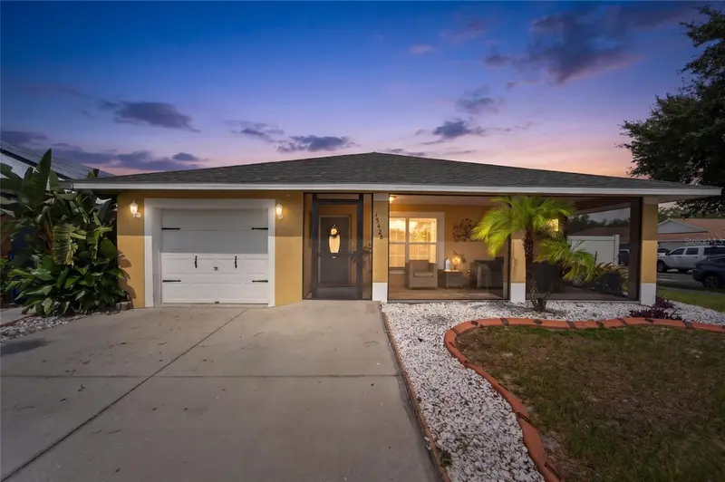 15428 Florida Breeze Loop, FL