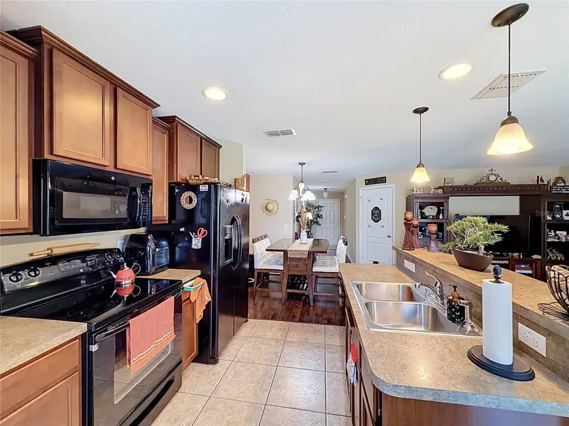 6420 Windsor Lake Cir, FL