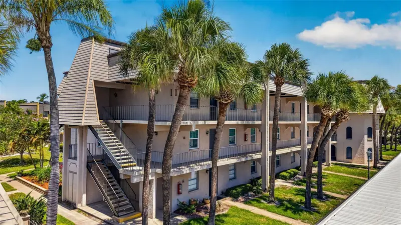 8693 Bardmoor Blvd #301b, FL