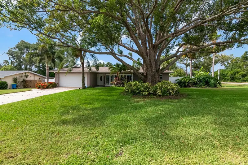 1801 Oak Park Dr N, FL