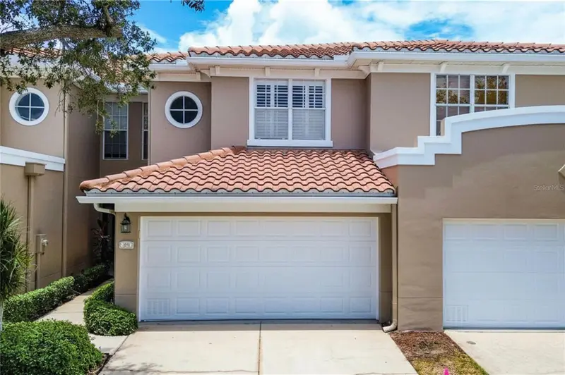 256 Valencia Cir, FL