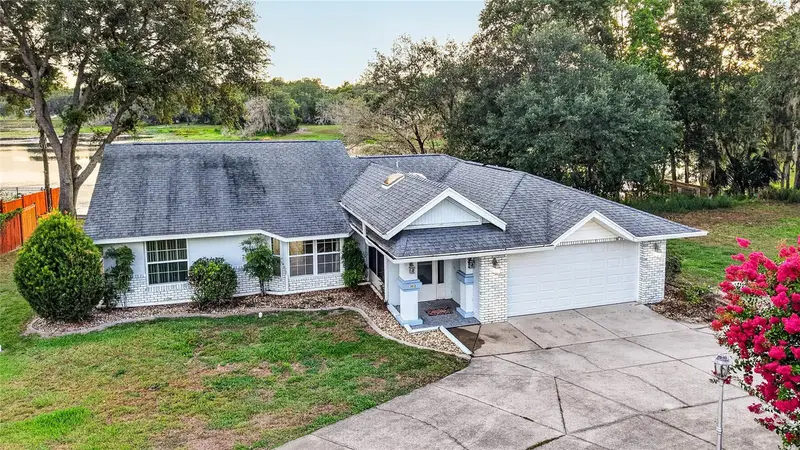 302 E Mirror Lake Dr, FL