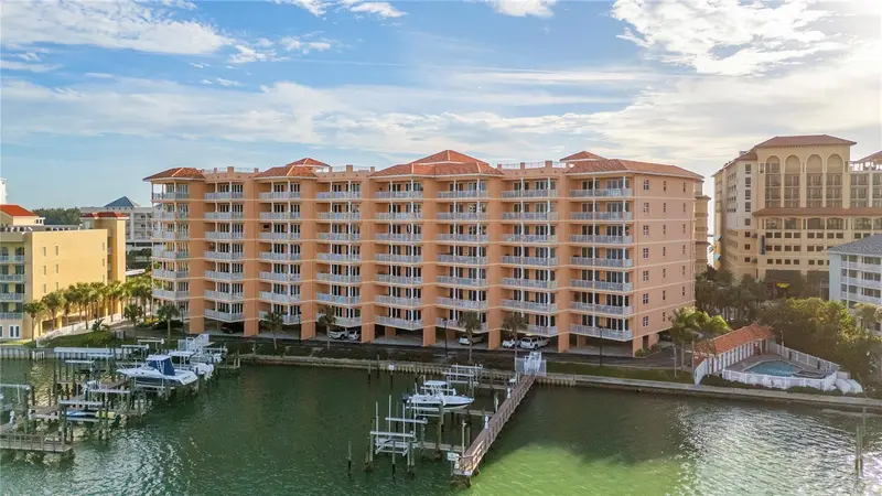 530 S Gulfview Blvd #601, FL