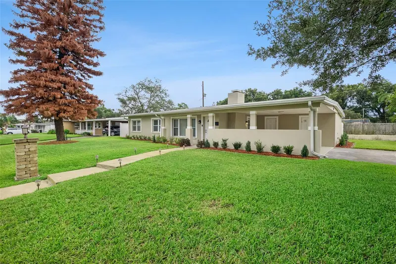 110 N Lakewood Cir, FL