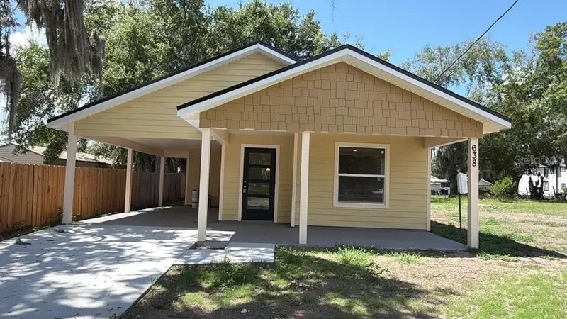 638 W 7th St, FL