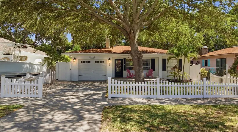 1023 Granada St, FL