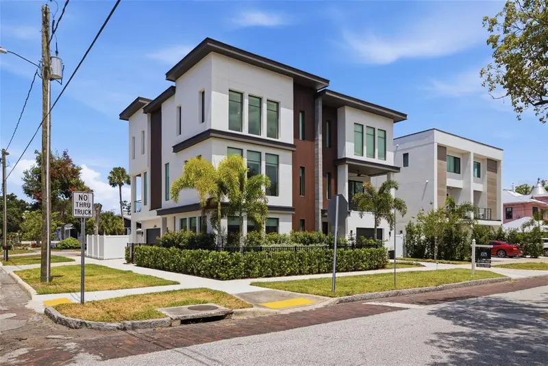 2502 N Highland Ave #1, FL