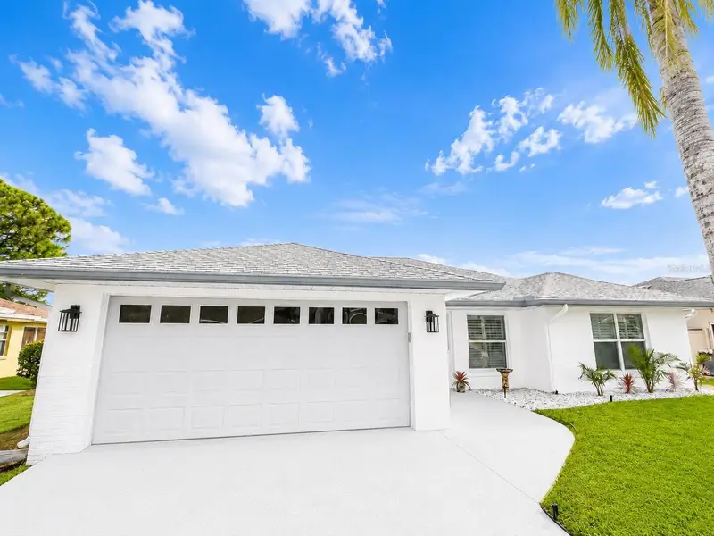 223 Ne Golf Club Dr, FL