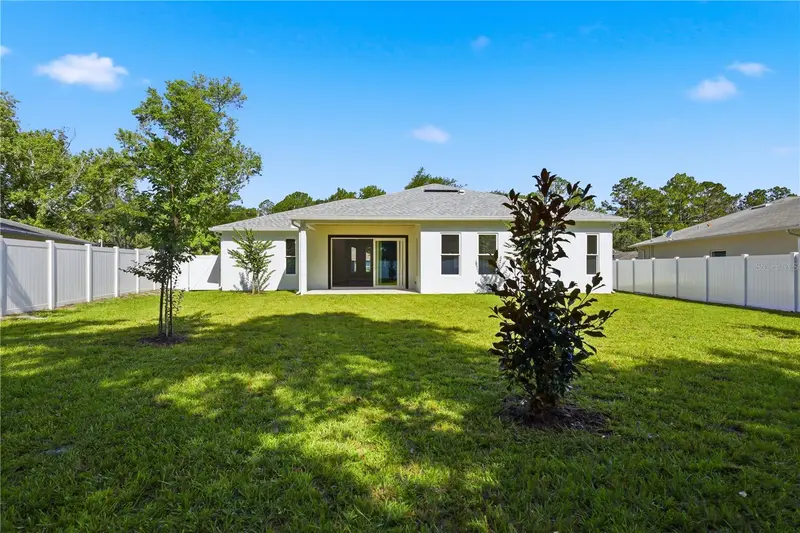 12 Perthshire Ln, FL