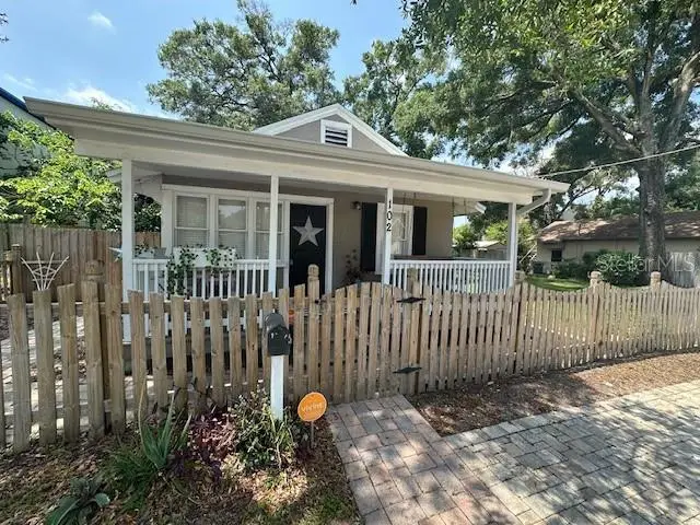 102 W Elm St, FL