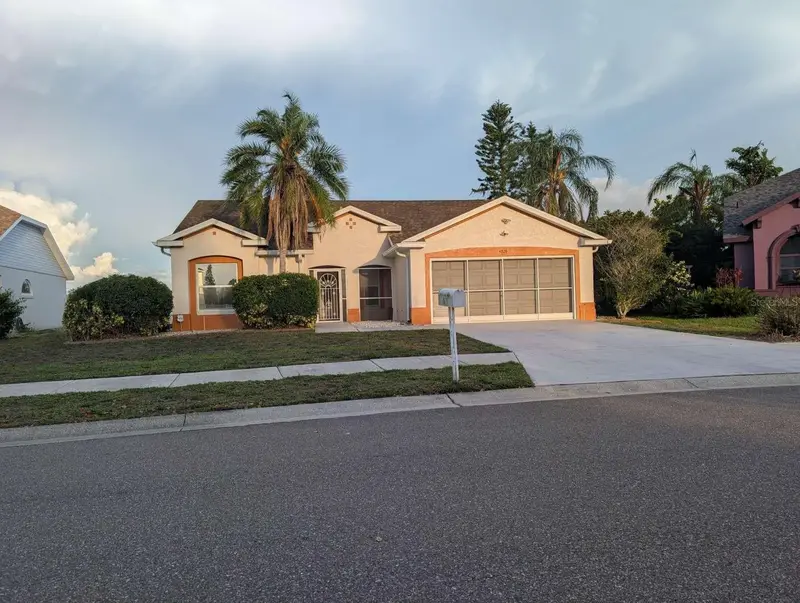 4826 11th Avenue Cir E, FL