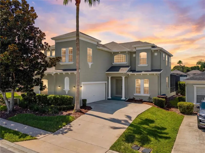 526 Pineloch Dr, FL