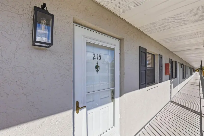 101 Lake Ave Ne #215, FL