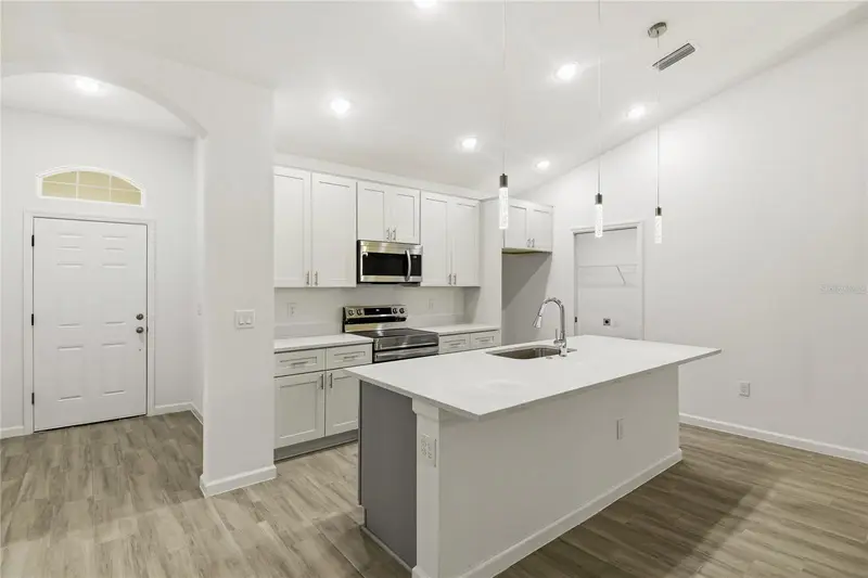 224 Gladiola Ct, FL
