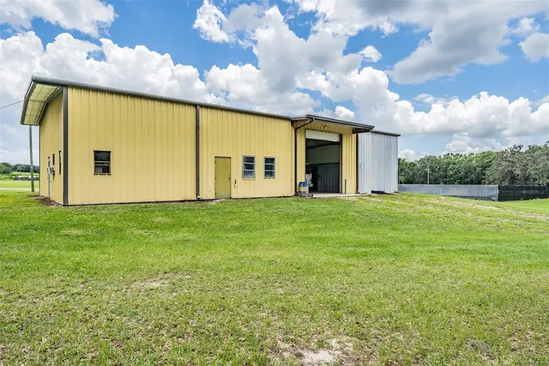33144 Mccabe Rd, FL