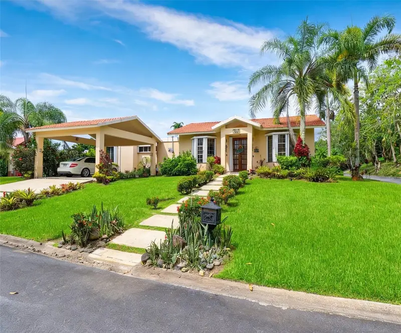 160 Camino De Las Pomarrosas Urb. Hacienda Sabanera, PR