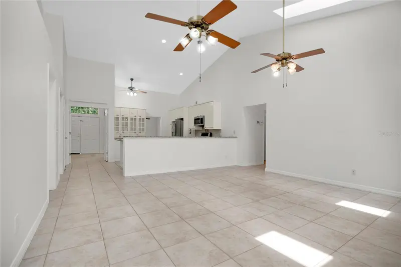 3886 Kingston Oaks Cv, FL