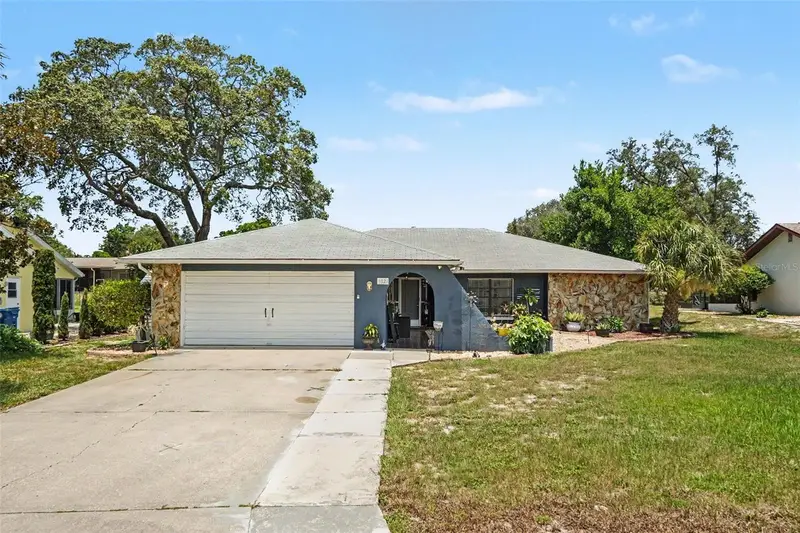 9027 Bonnet Way, FL