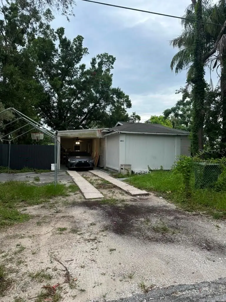 1011 E 108th Ave, FL