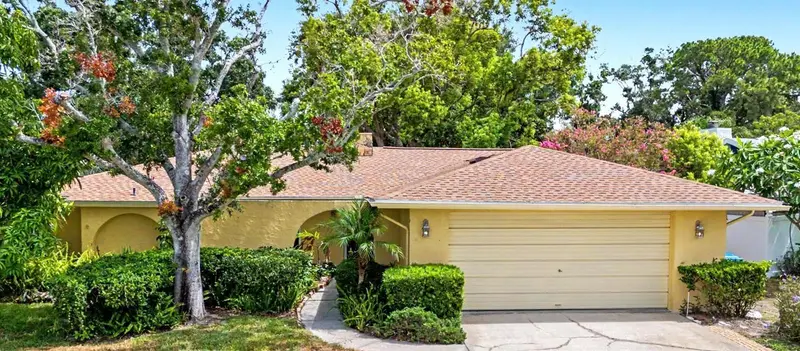 1100 Persimmon Dr, FL