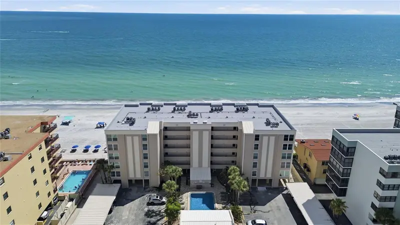 14800 Gulf Blvd #303, FL