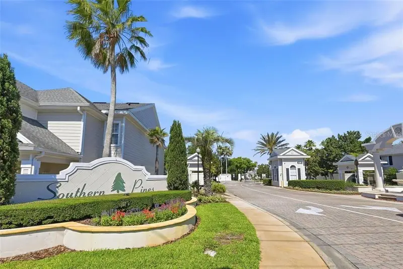 1300 Eastern Pecan Pl #208, FL