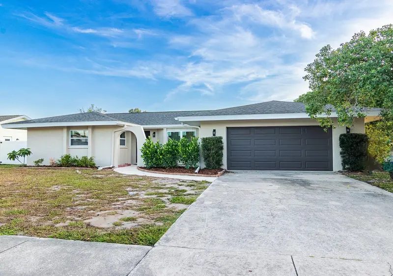 1115 Southern Pine Ln, FL