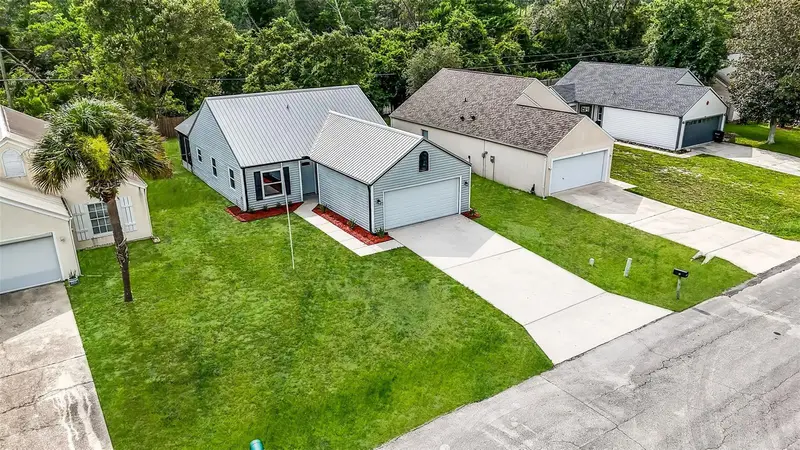 17 Wood Ash Ln, FL