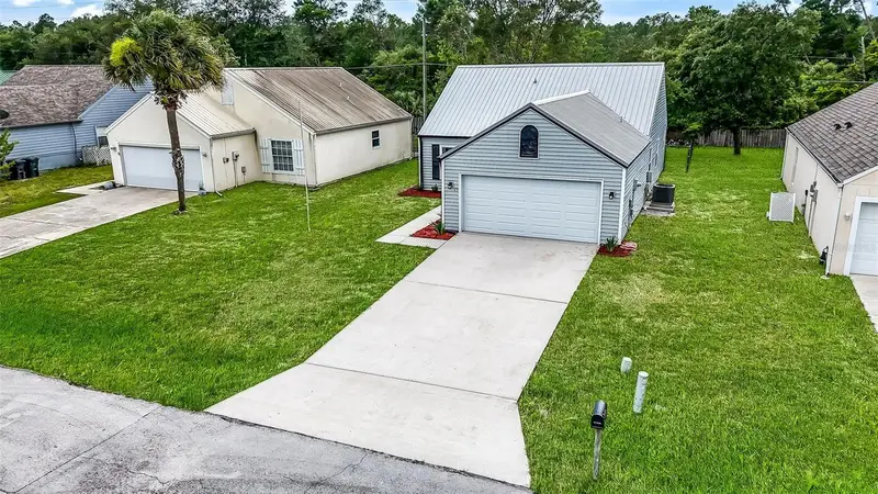 17 Wood Ash Ln, FL