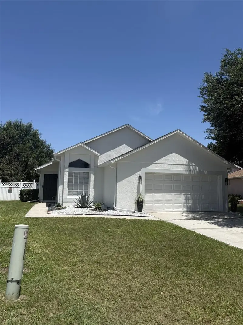 2916 Canoe Cir, FL