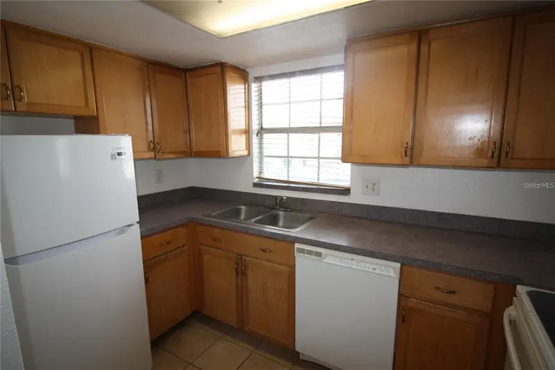 1000 S Semoran Blvd #306, FL