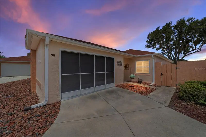 911 Medira Dr, FL