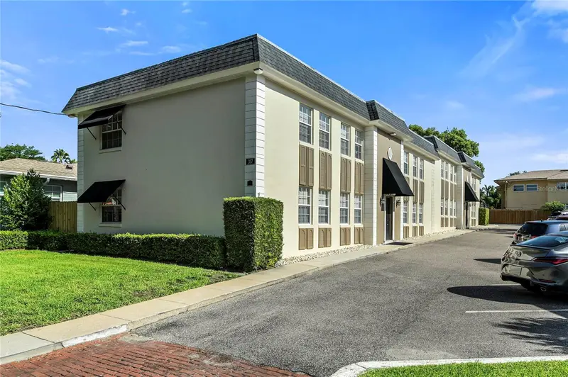 317 E Amelia St #7, FL