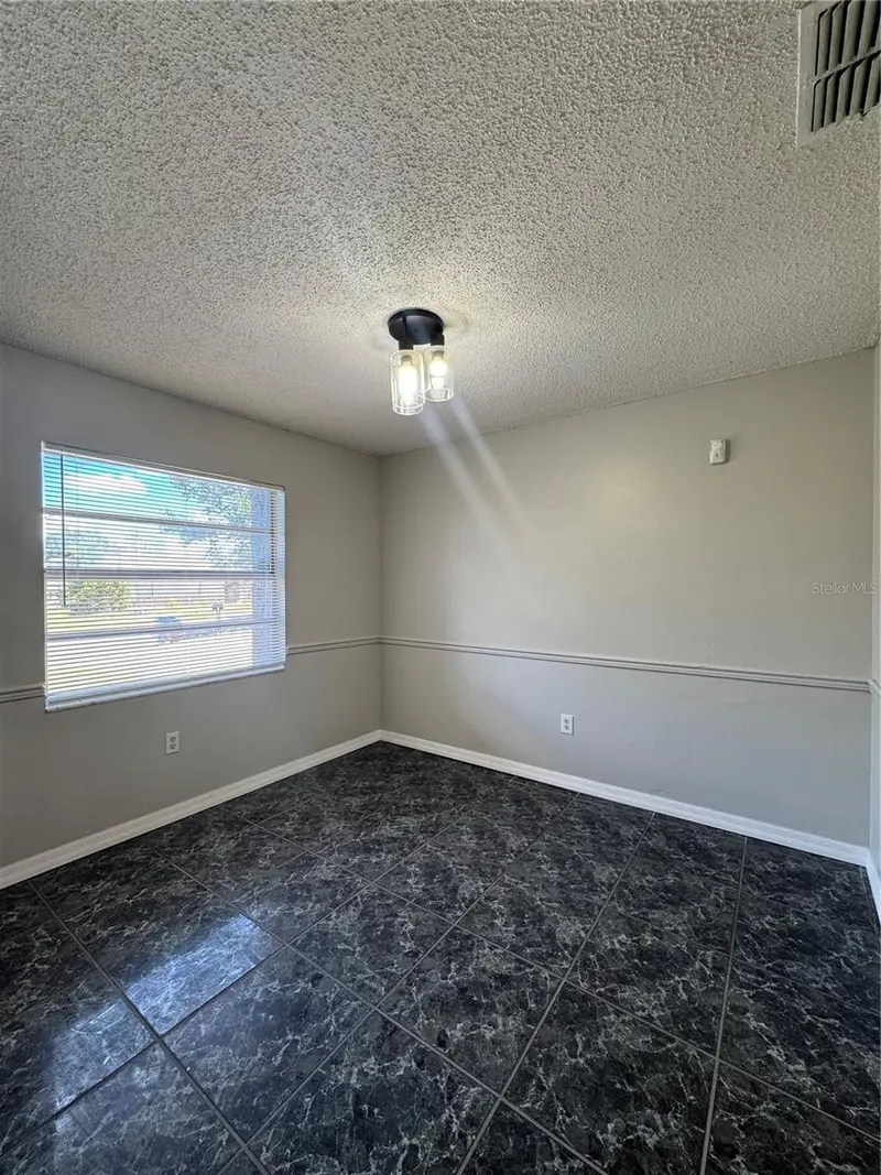 721 Greenleaf Ln, FL