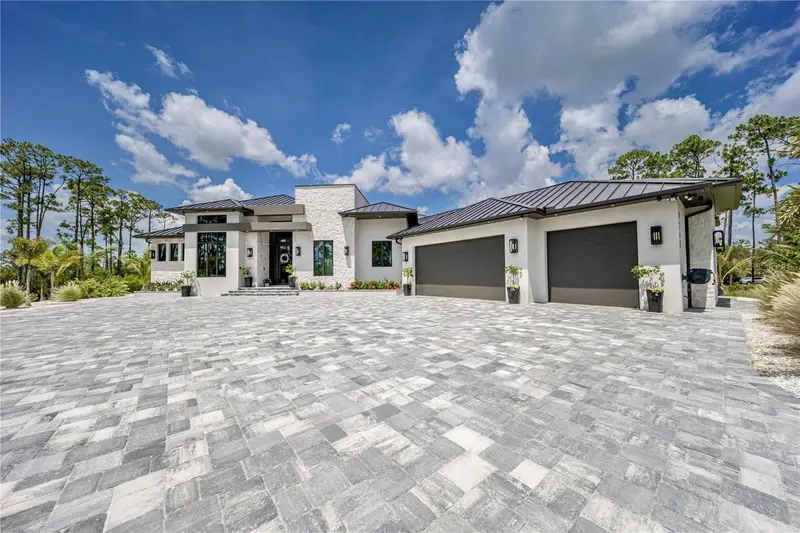 9240 Falcon Ct, FL