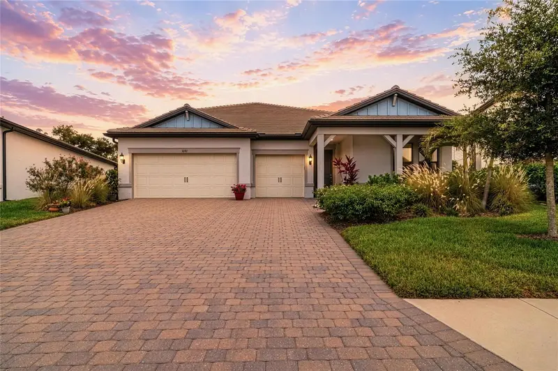 16341 Hidden Oak Loop, FL