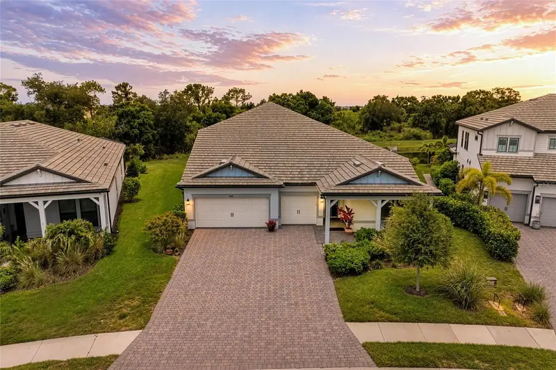16341 Hidden Oak Loop, FL